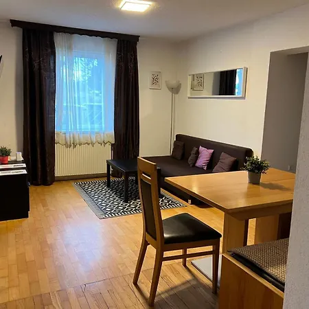 ホームステイ Monteurwohnungen Schuster